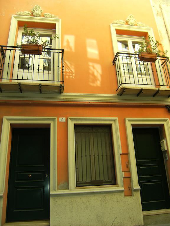 Elizabeth B&B Cagliari Exteriör bild