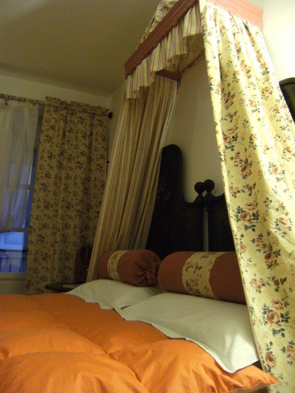 Elizabeth B&B Cagliari Rum bild