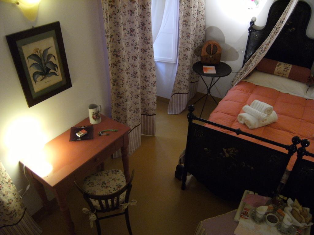 Elizabeth B&B Cagliari Rum bild