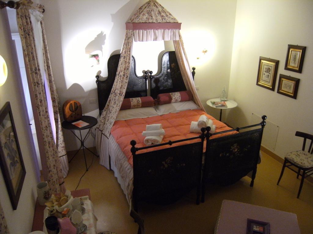 Elizabeth B&B Cagliari Rum bild