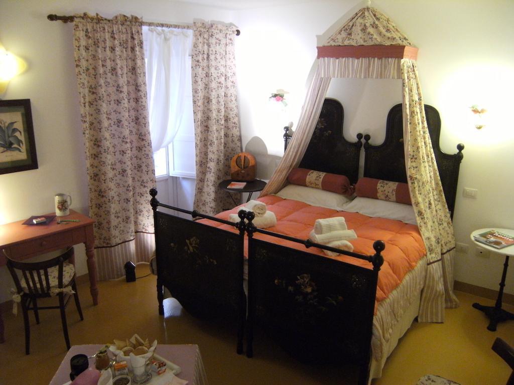 Elizabeth B&B Cagliari Rum bild
